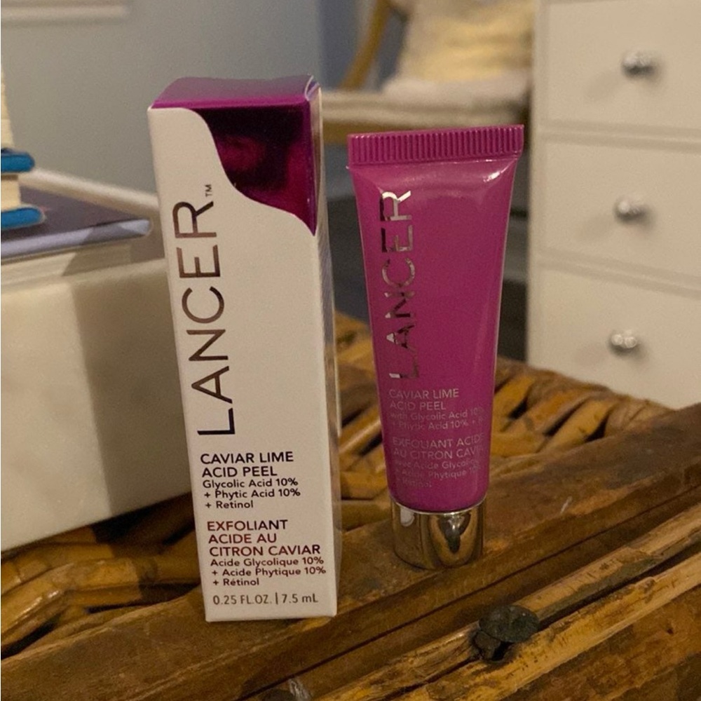 New/ unopened. Lancer Caviar Lime Acid Peel 0.25 oz